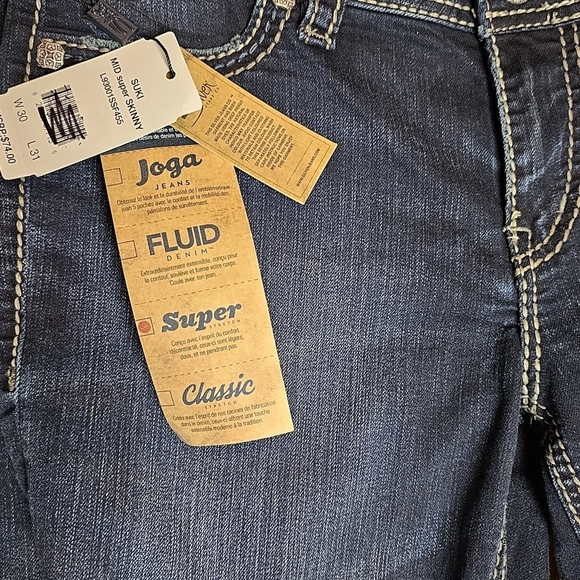 SILVER Suki Super Stretch Mid Rise Relaxed Hip & Thigh Skinny Leg Dark Wash Jean - Picture 5 of 16